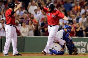 Johnny Gomes anotou um home run na vitória do Boston Red Sox sobre o Kansas City Royals