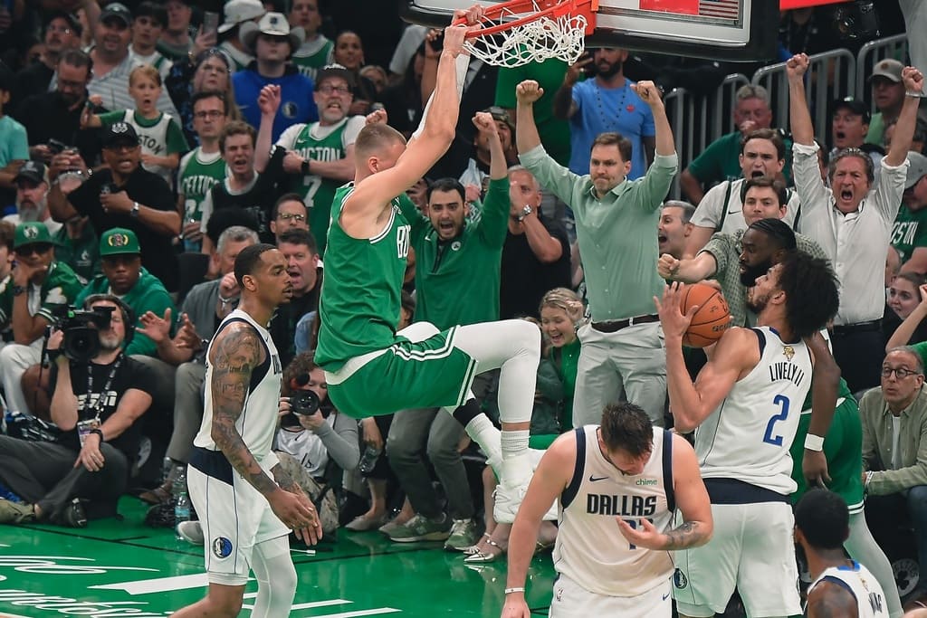Kristaps Porzingis - Dallas Mavericks @ Boston Celtics