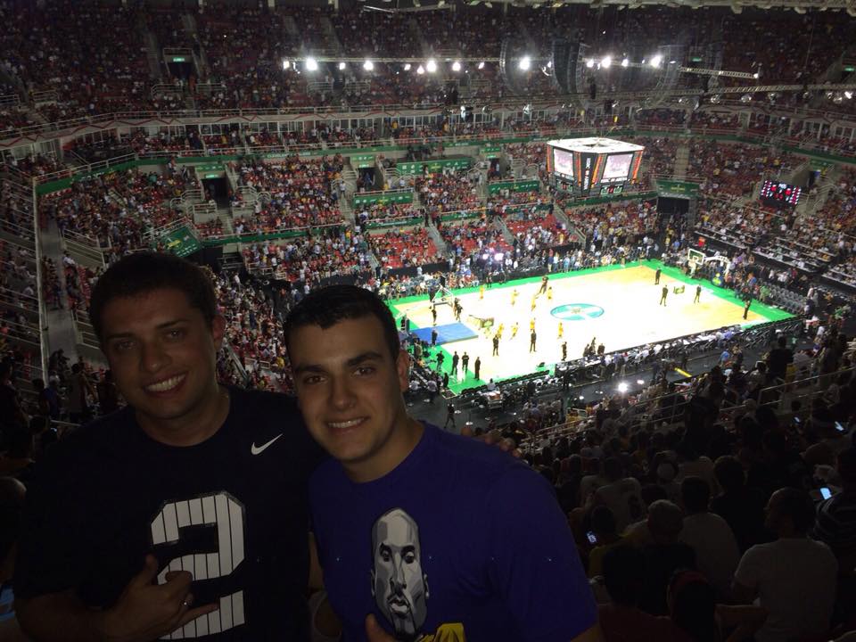 Jogo entre Cleveland Cavaliers e Miami Heat na Arena da Barra