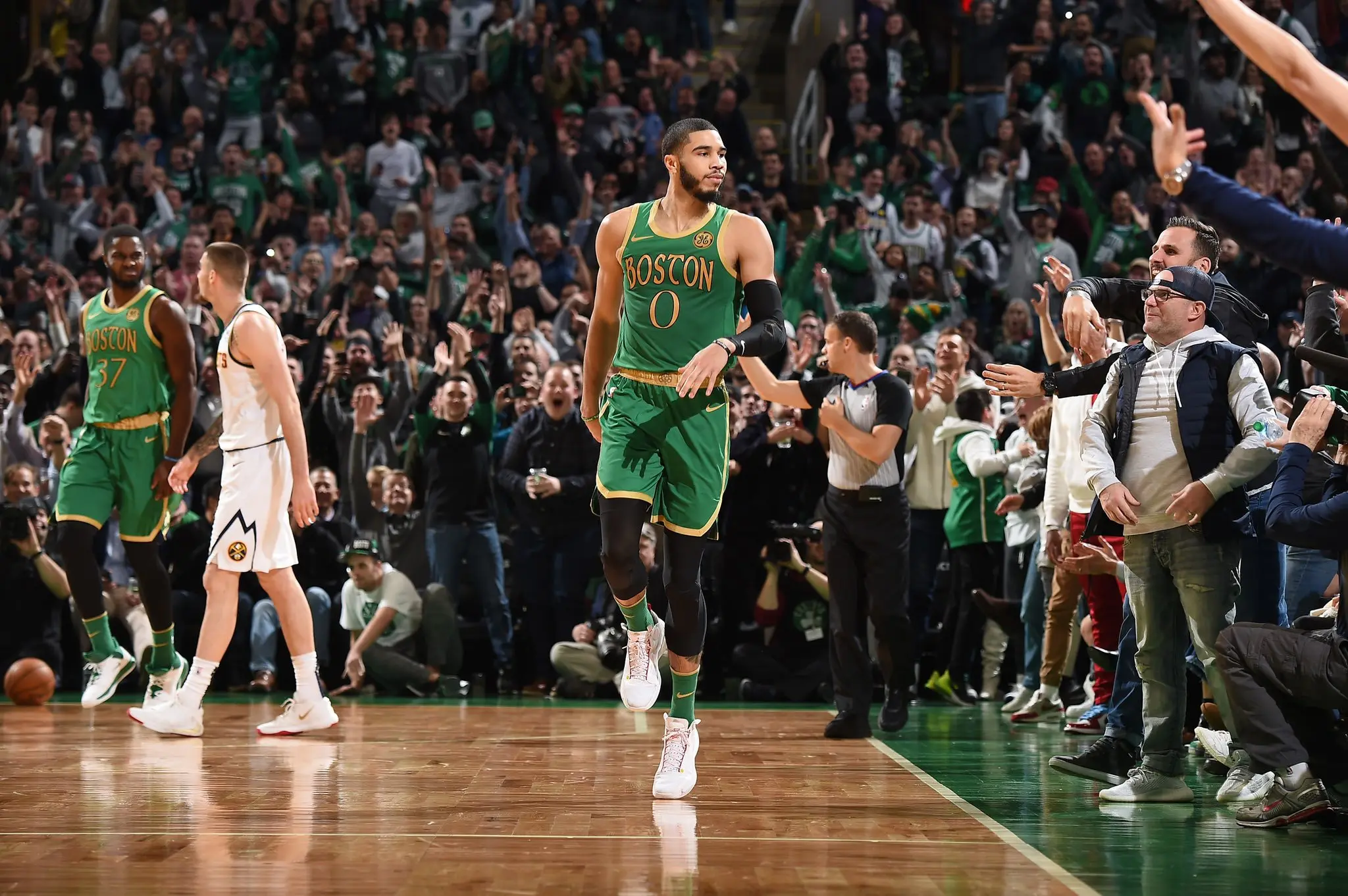 The Playoffs Boston Celtics domina Denver Nuggets e conquista terceira vitória seguida