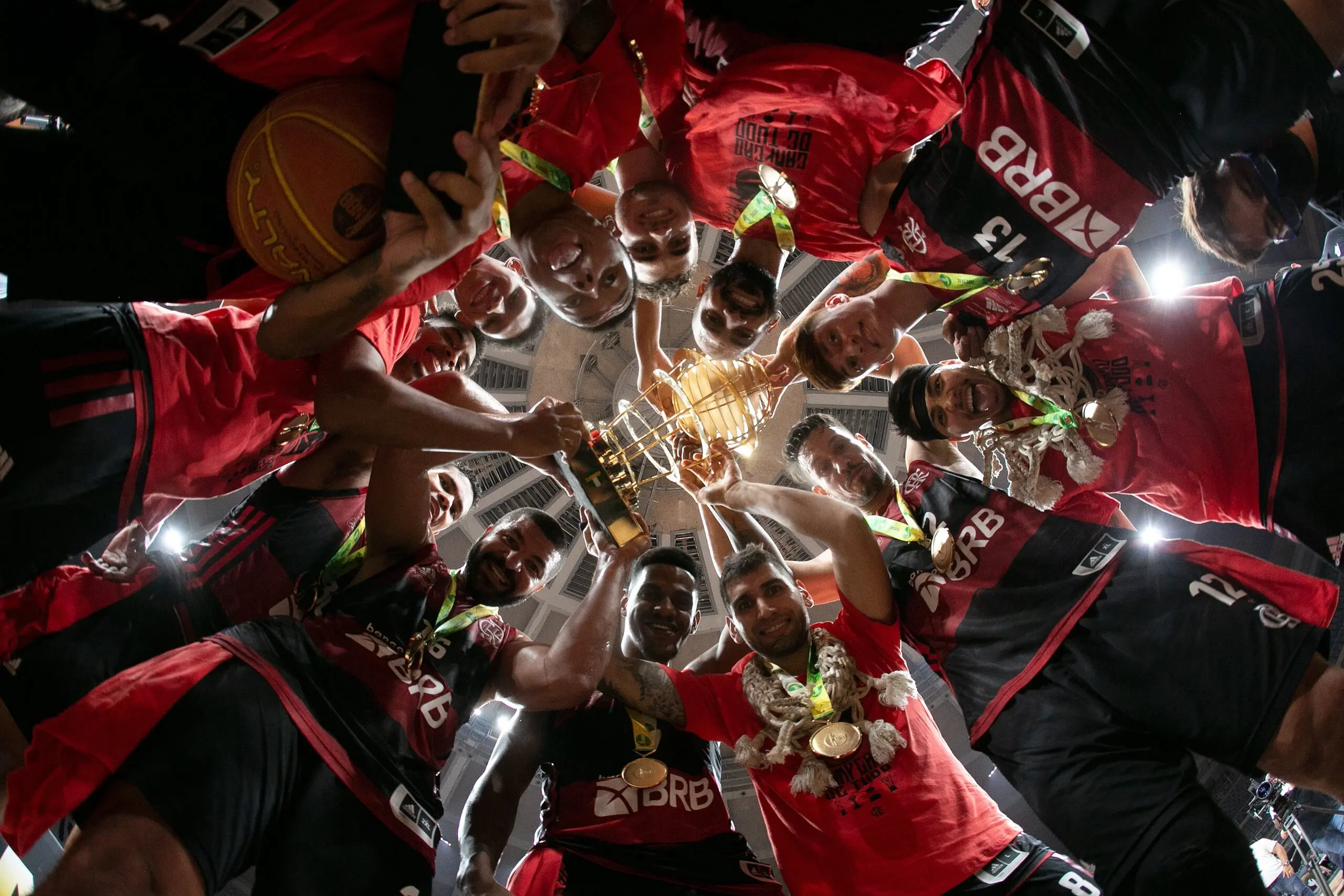 Na reedição da última final, Flamengo vence o São Paulo na estreia do NBB, nbb