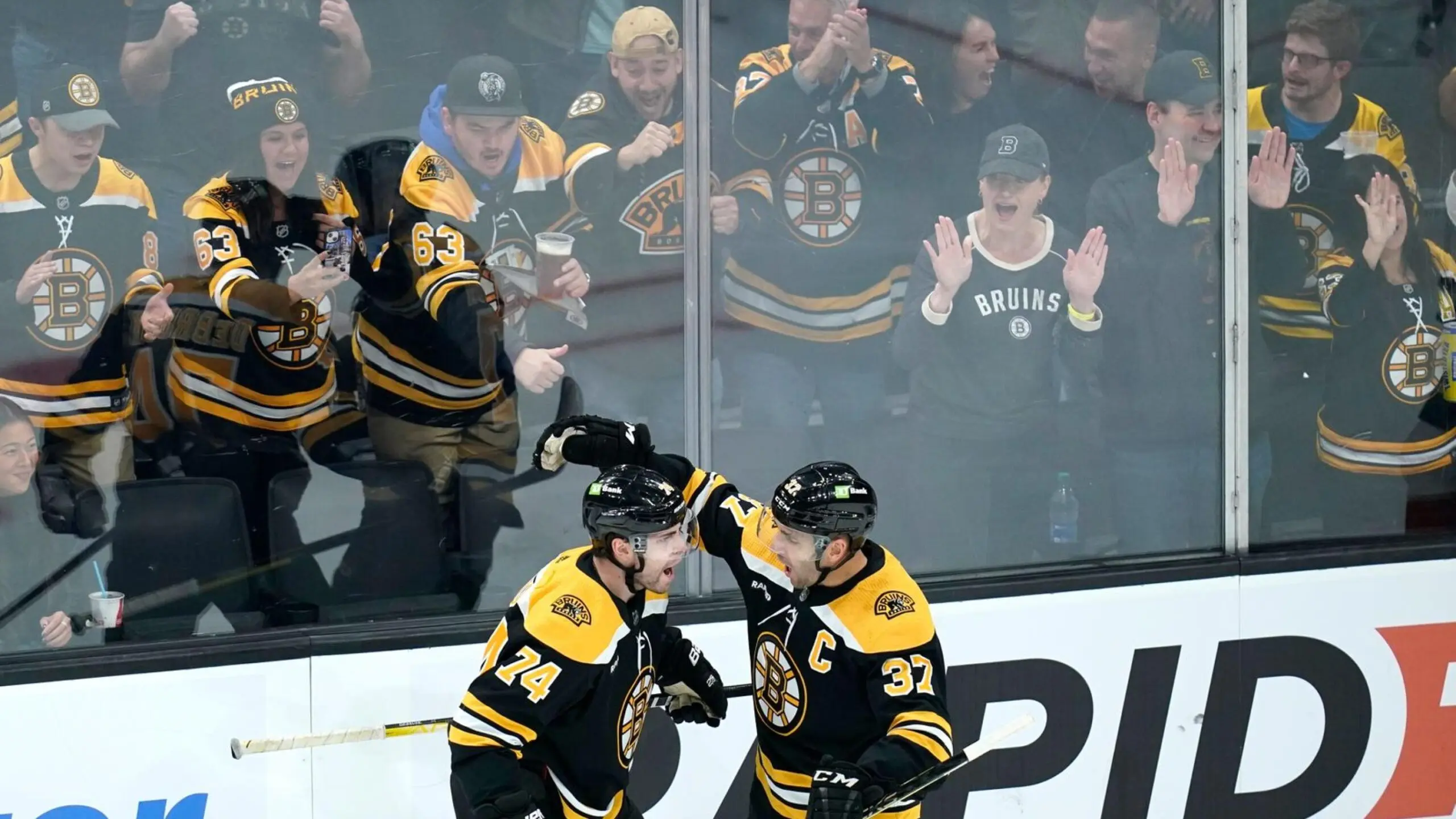 The Playoffs » Jake DeBrusk faz dois gols e Bruins derrotam