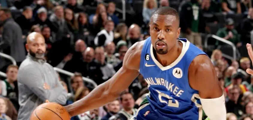 Em comum acordo, Bucks decidem trocar Serge Ibaka