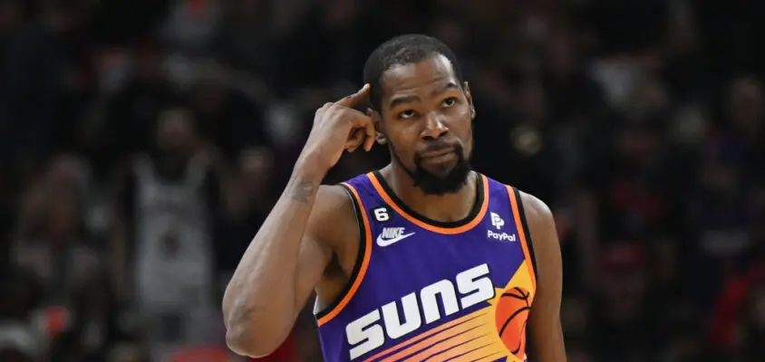 CHICAGO, ILLINOIS - MARCH 03: Kevin Durant #35 of the Phoenix Suns during the game against the Chicago Bulls at United Center on March 03, 2023 in Chicago, Illinois.