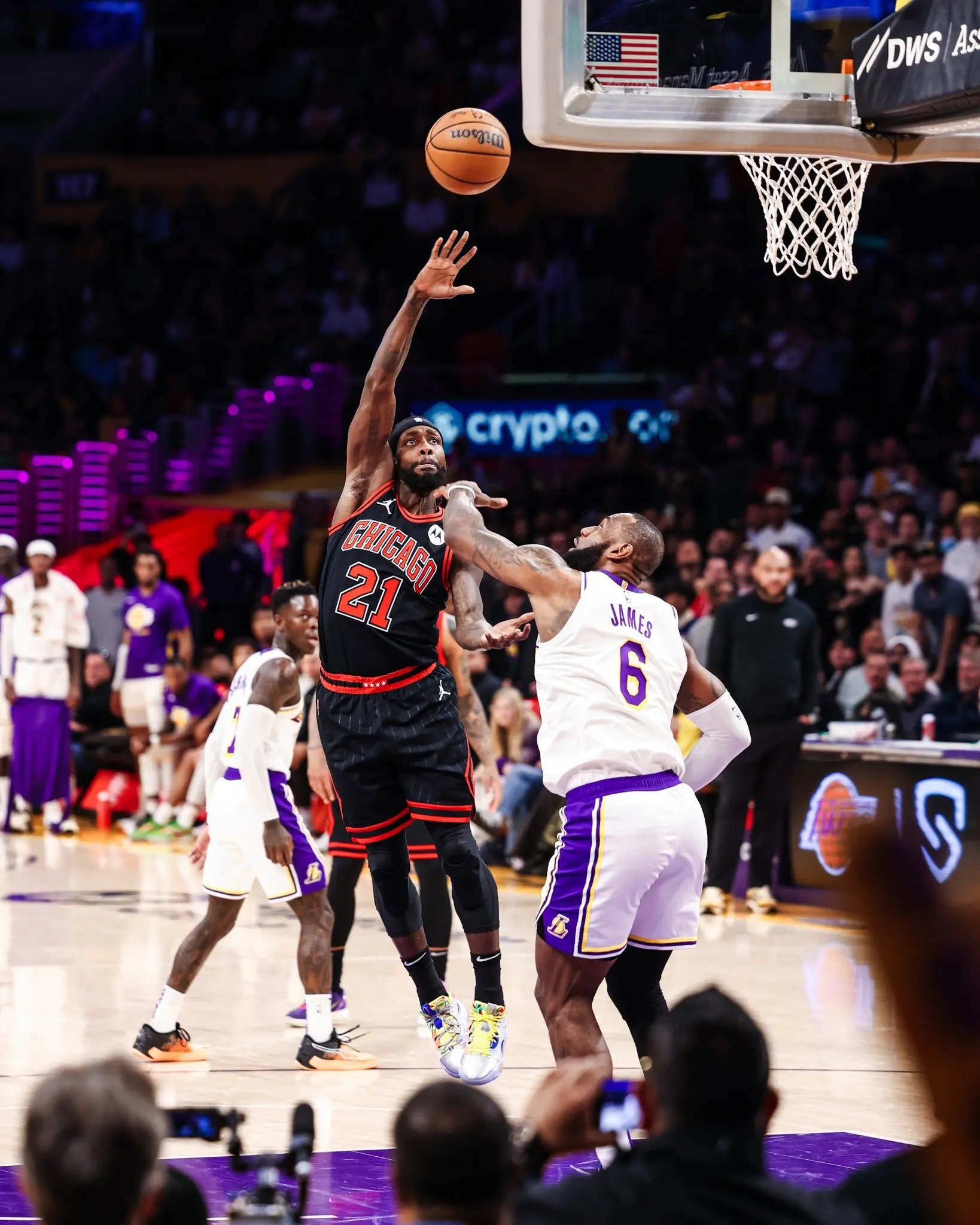 LeBron volta às quadras com derrota do Lakers para o Chicago Bulls