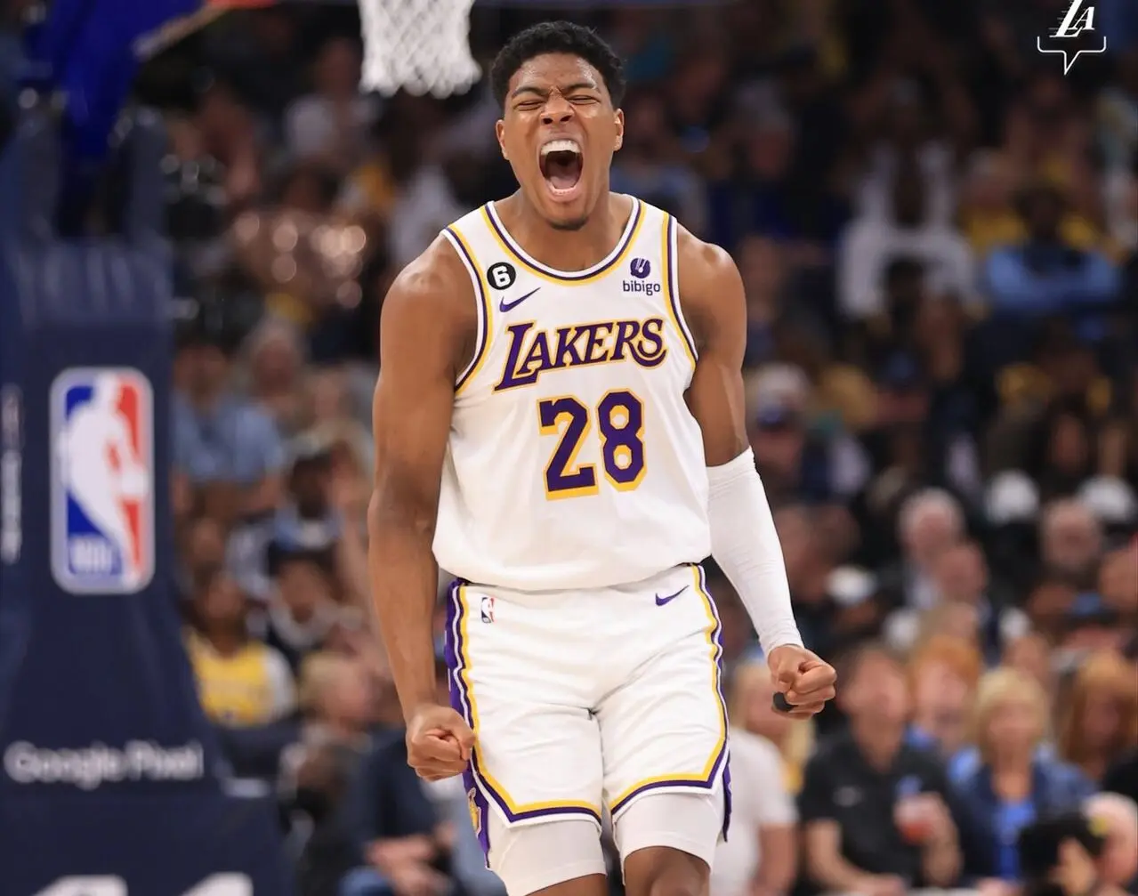 Em noite inspirada de LeBron James, Lakers vencem o Sacramento