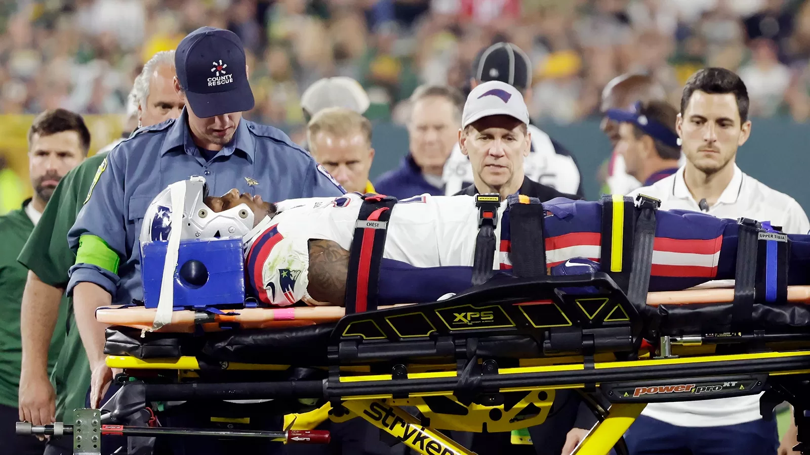 Menos de dois meses após grave lesão, Hayward consegue caminhar sem bota  protetora - ESPN