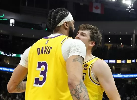 AD e Reaves - Lakers vencem Bucks