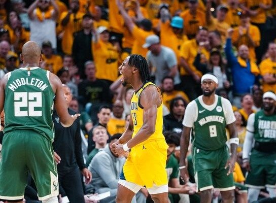 Pacers: Nesmith e Khris Middleton